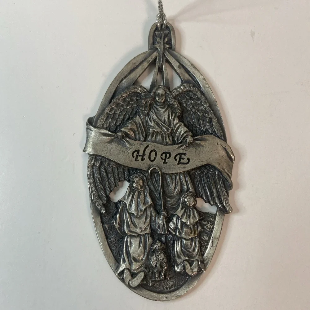 Vtg 1994 House of Lloyd Christmas Around the World Angel of Hope Pewter Ornament